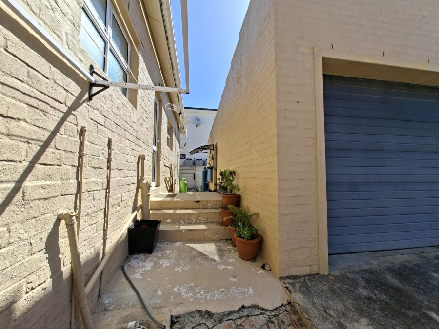 2 Bedroom Property for Sale in Pringle Bay Western Cape
